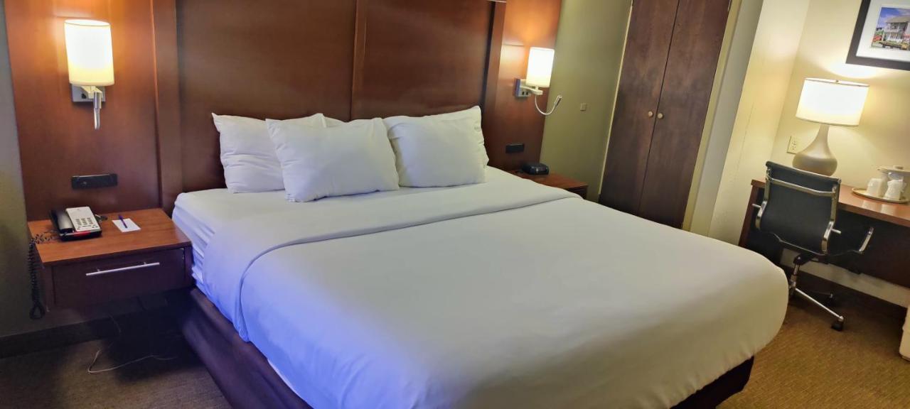 Comfort Lancaster At Rockvale Inn 2*